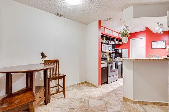 236 Afton Sq #303 — Photo 5