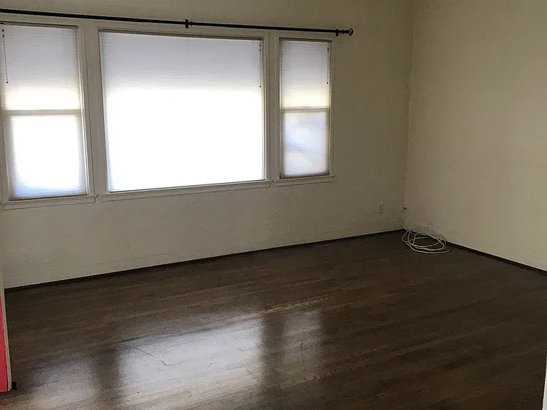 407 Montgomery St — Photo 7