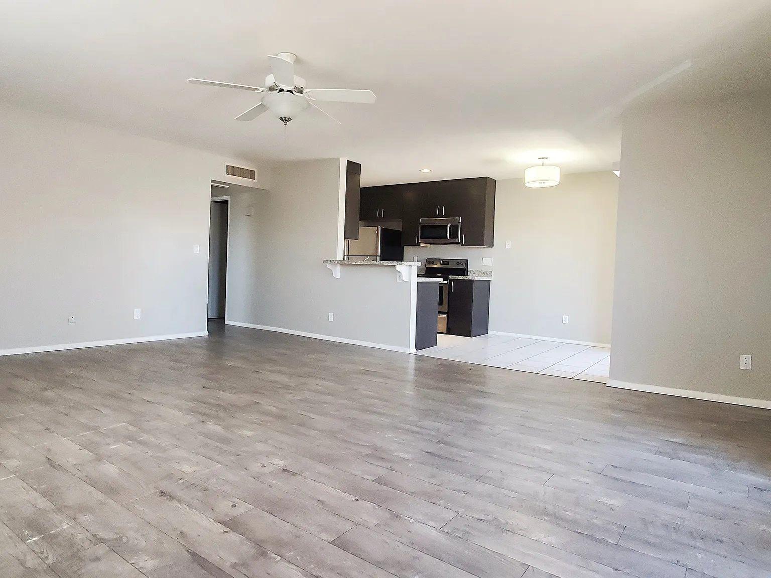 Remodeled condo in the Villages at Moon Valley! — Photo 2
