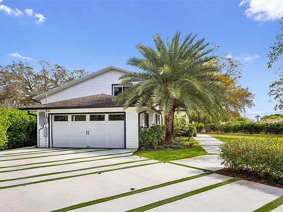 5th image of 18301 SW 50th St