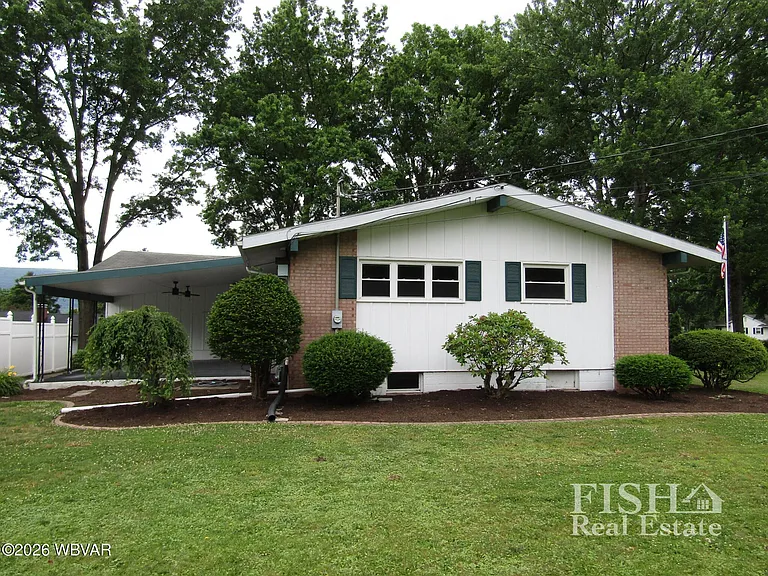 1820 Shiffler Ave — Photo 2