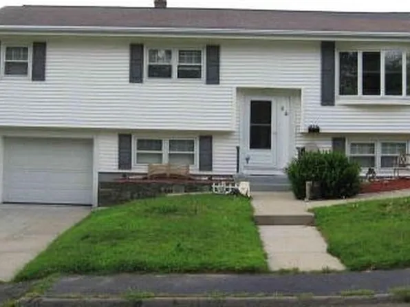 37 Montcalm Ave, Blackstone, MA 01504