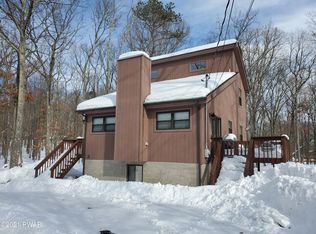 360 Oak Hill Rd, Hawley, PA 18428