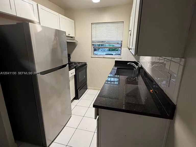 314 S J St #4 — Photo 8