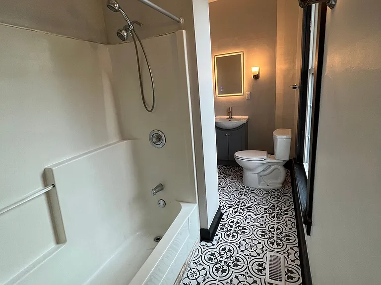 461 E Main St #1 — Photo 11