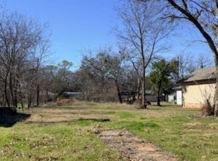 906 Virginia St, Graham, TX 76450