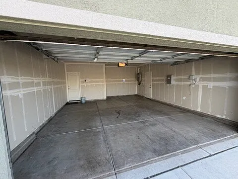 4265 Freemark Ave — Photo 37