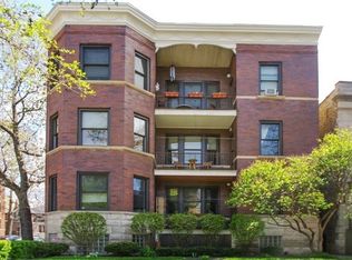 2055 W Byron St, Chicago, IL 60618