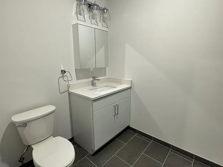 1127 Stuyvesant Ave #203 — Photo 10
