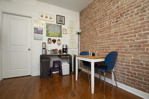 Rented by Compass | media 21