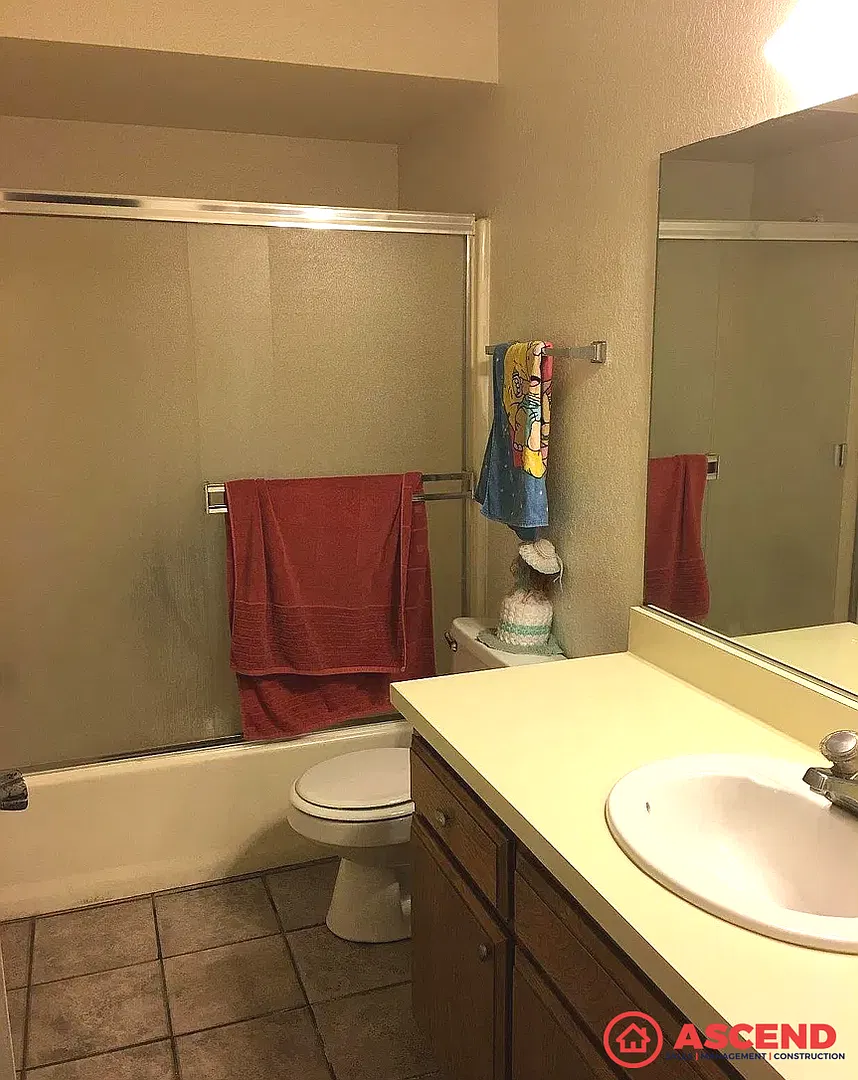 Charming 2BD/1BA Home in Bakersfield's 93309 HOA Community, Fully Equipped, Washer & Dryer Includ... — Photo 4