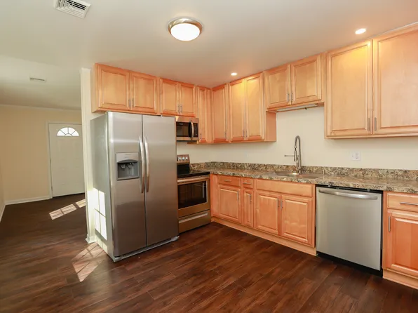 1906 Long Green Ln, Hampton, VA 23663