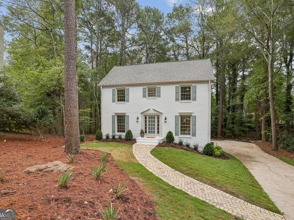 525 Persimmon Ln, Roswell, GA 30076