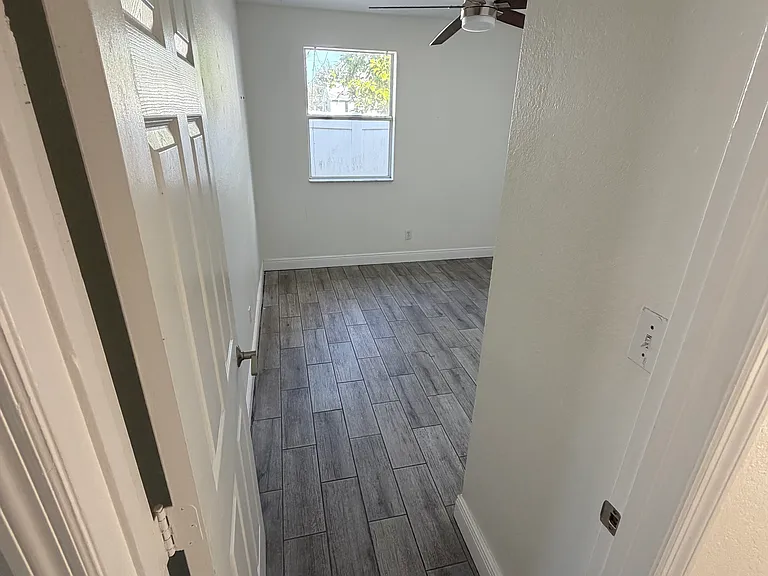 211 S Melville Ave #C — Photo 8