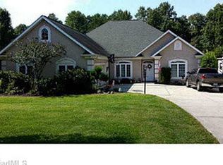 151 Laurens Ct, Advance, NC 27006