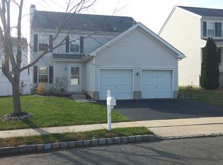 20 Coventry Ter, Columbus, NJ 08022