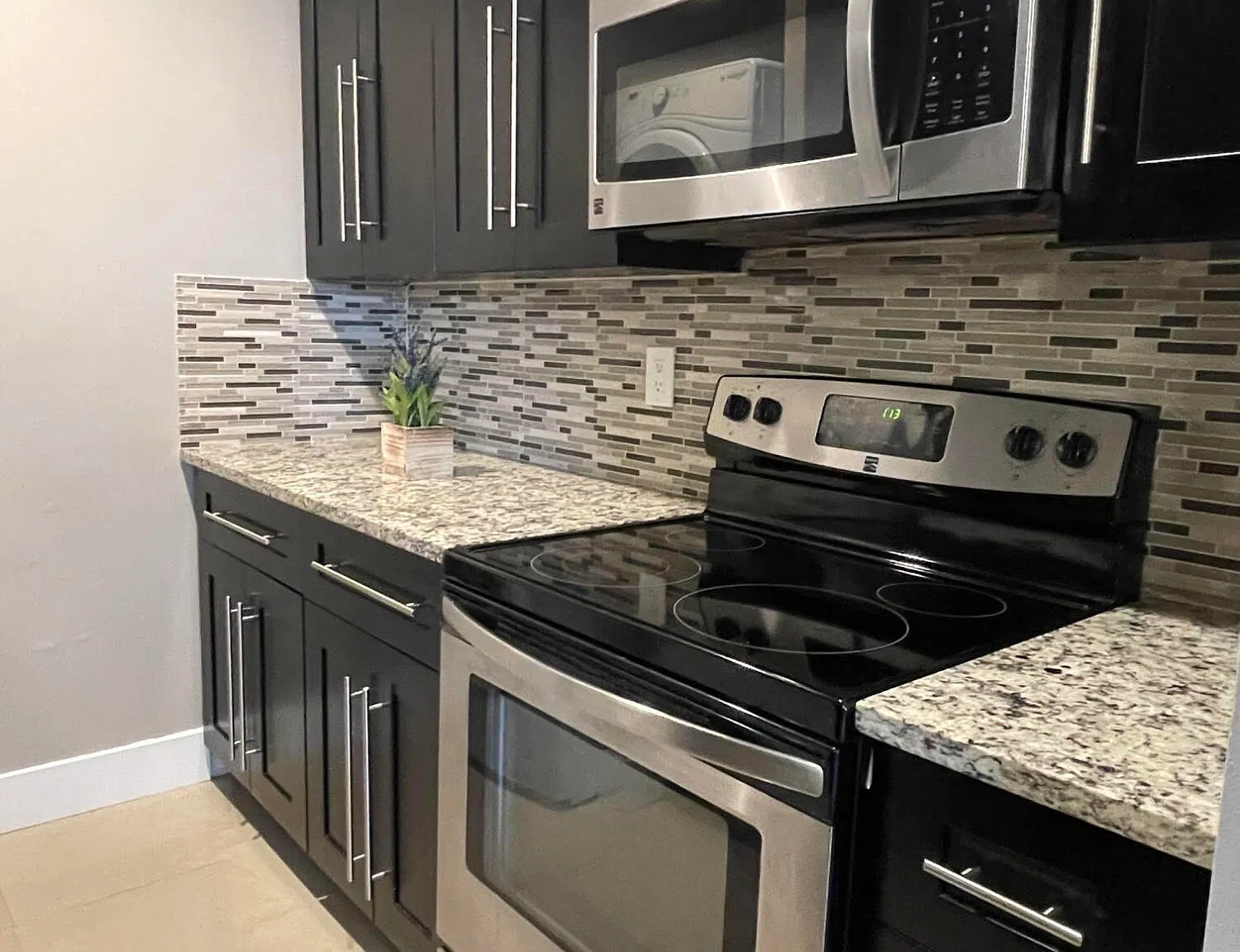 2 bed, 2.0 bath, 768 sqft, $1,950 — Photo 2