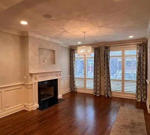5th image of 2042 N Racine Ave #1