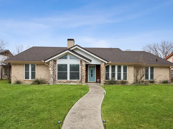 208 W Louella Dr, Hurst, TX 76054