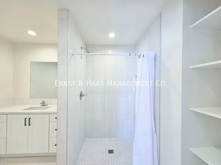 321 Chestnut Ave #8 — Photo 10