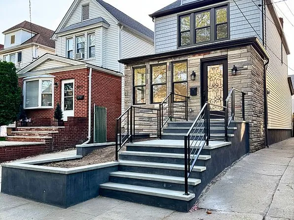 8831 69th Ave, Forest Hills, NY 11375