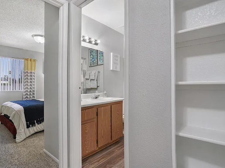 Falcon Glen Apartments — Photo 2