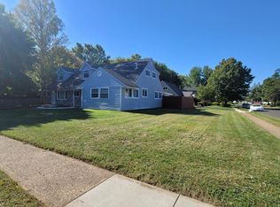 107 Heartwood Rd, Levittown, PA 19056