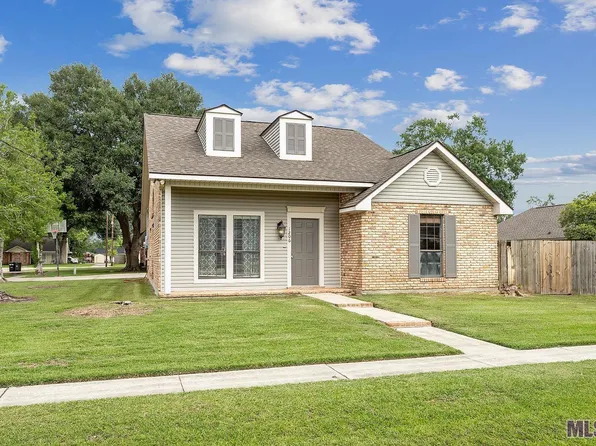1206 E Tiffani St, Gonzales, LA 70737