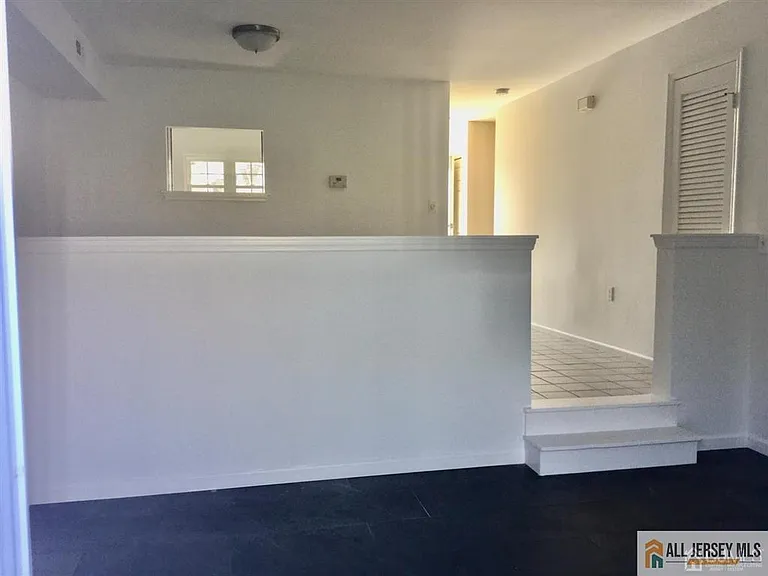 682 Darlington Dr — Photo 6