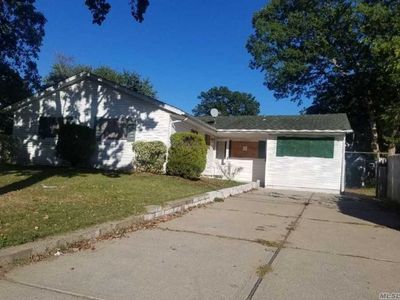 117 Newham Ave, Brentwood, NY, 11717