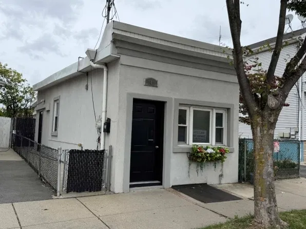 141 Monroe St, Garfield City, NJ 07026