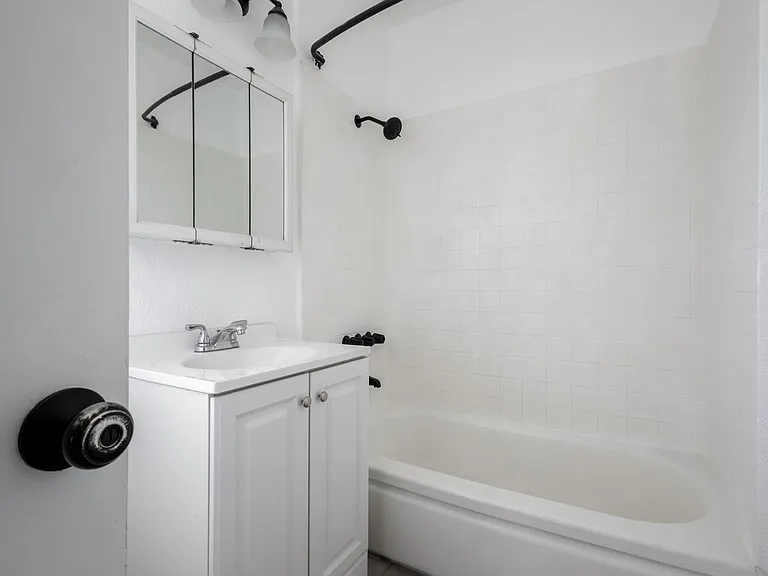 924 N Kingsley Dr #8A — Photo 9