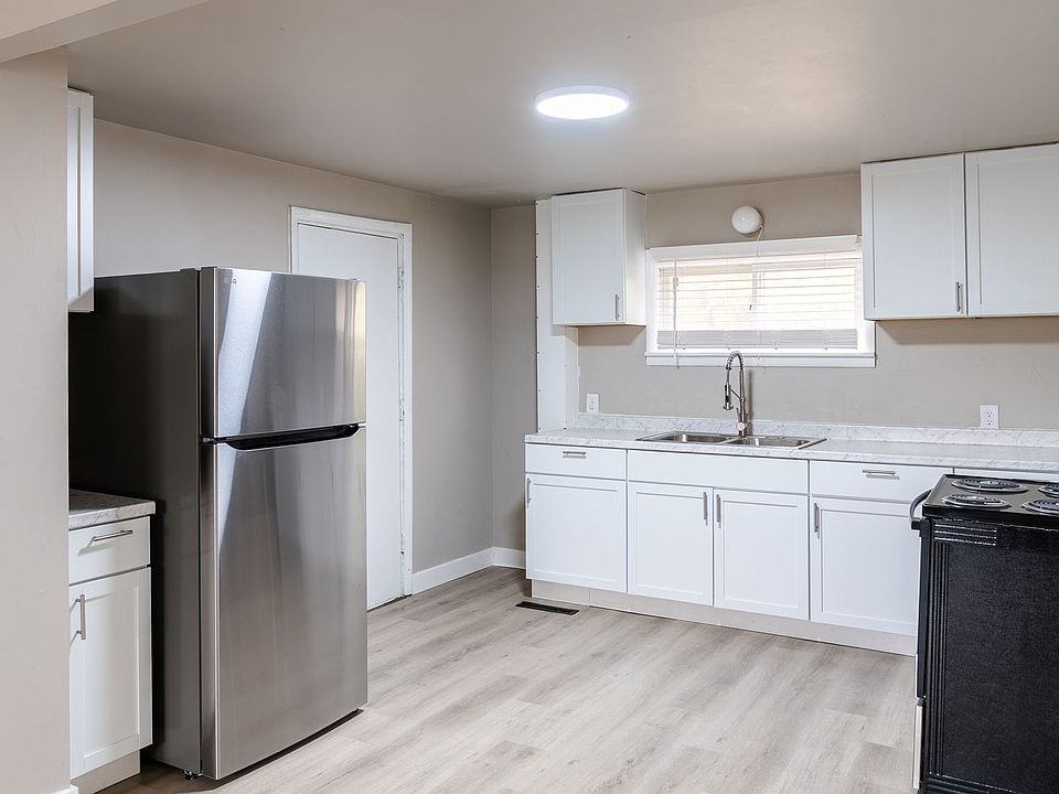1st image of 1001 Main Ave #1/2