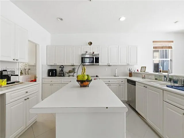 15184 SW 20th St — Photo 9