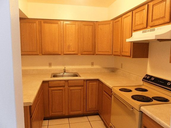 3rd image of 1338 Herschell St