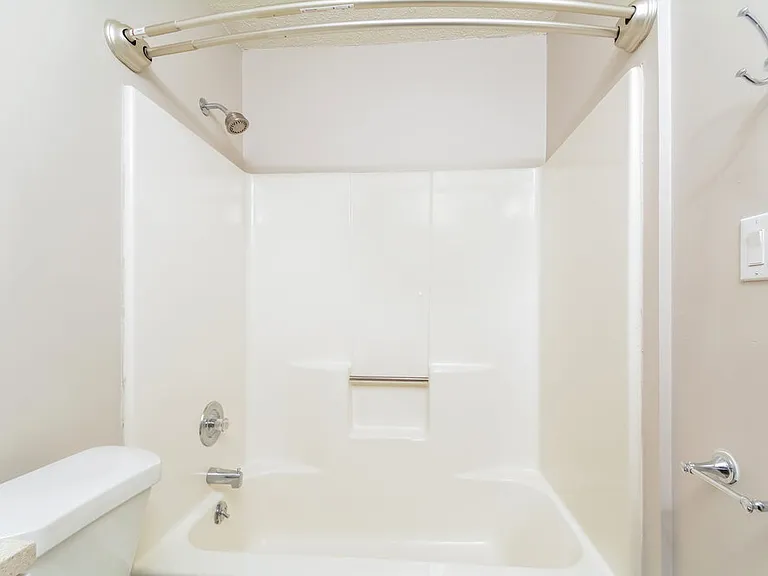310 Berwick Ct — Photo 15