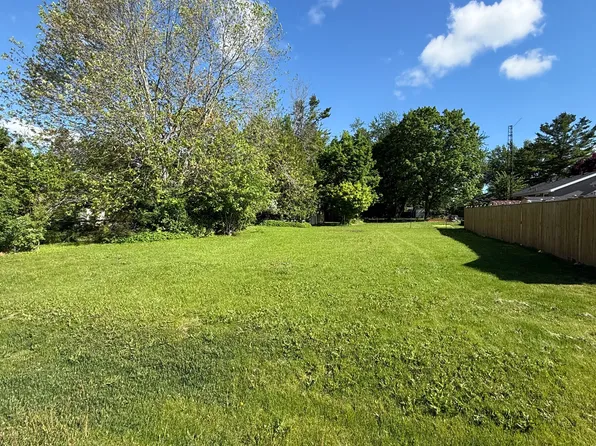 1440 Heath St, Kingston, ON K7P 2V4