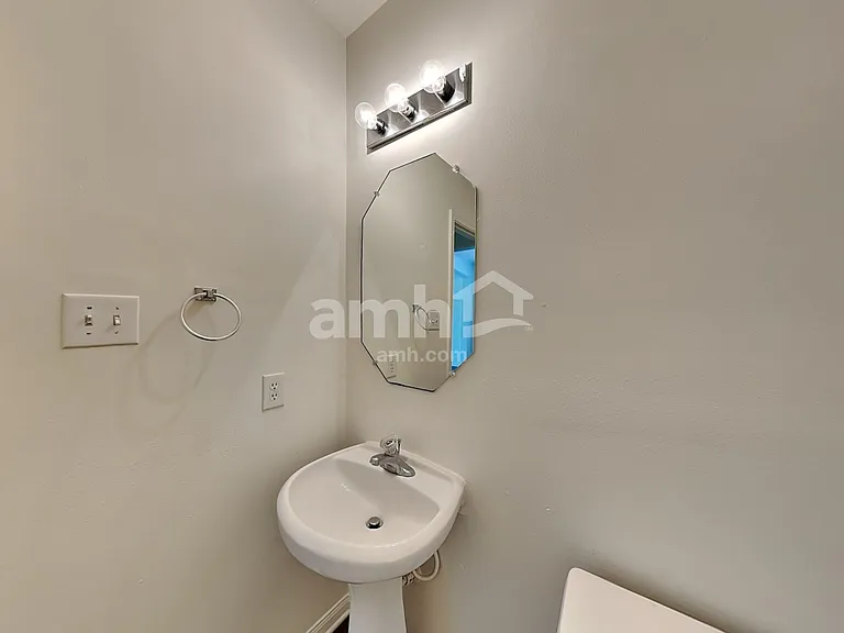 30 Huntington Bend Dr — Photo 8