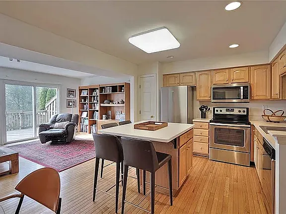 4122 Huckleberry Dr — Photo 12