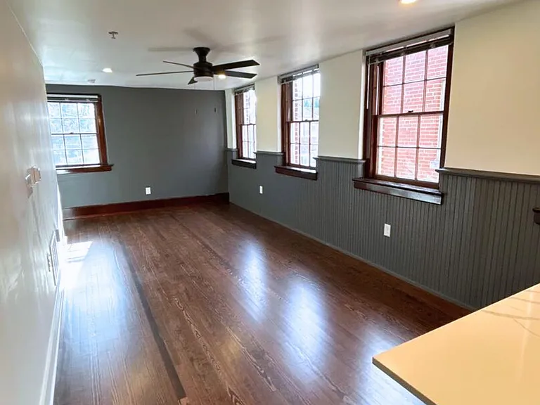 825 Stewart Ave SE — Photo 8