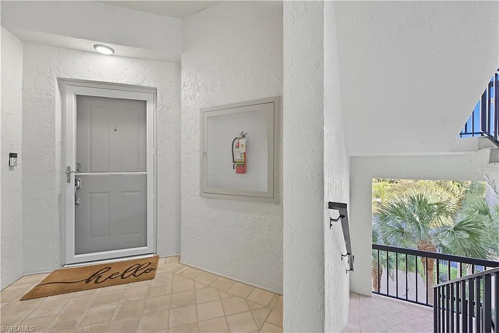 3 bed, 2.0 bath, 2000 sqft, $12,500 — Photo 3