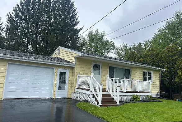 8 Glenwood Ave — Photo 2