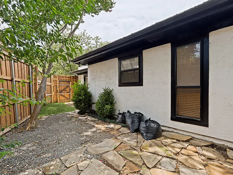 5045 Thunder Rd — Photo 21