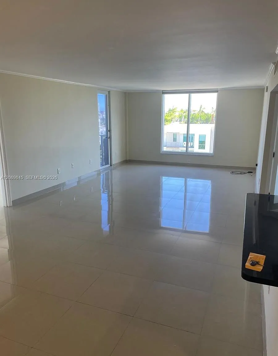 Island Pointe Condo — Photo 2