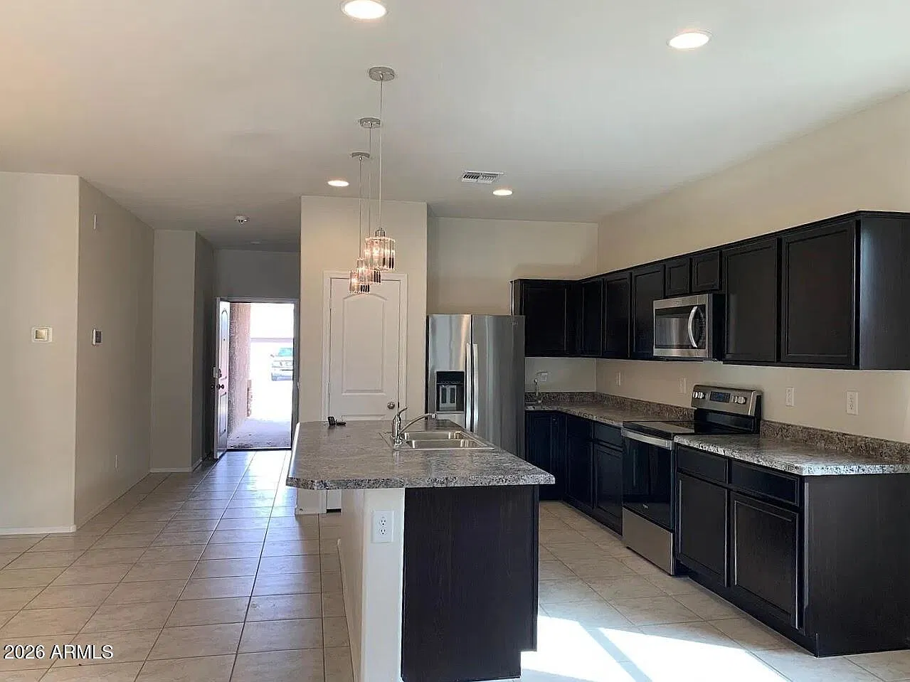 3 bed, 1563 sqft, $1,750 — Photo 2