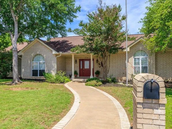 608 Tanya St, Fredericksburg, TX 78624