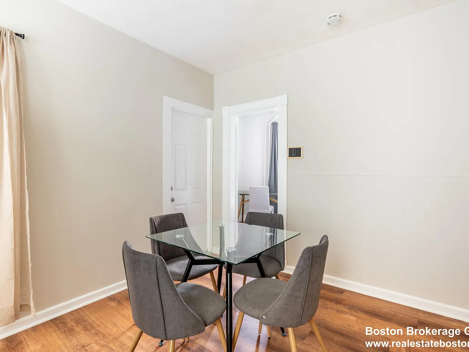 3 bed, 999 sqft, $2,800 — Photo 2