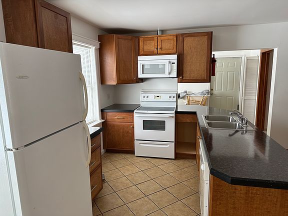 4th image of 20 Morris Ln Unit A