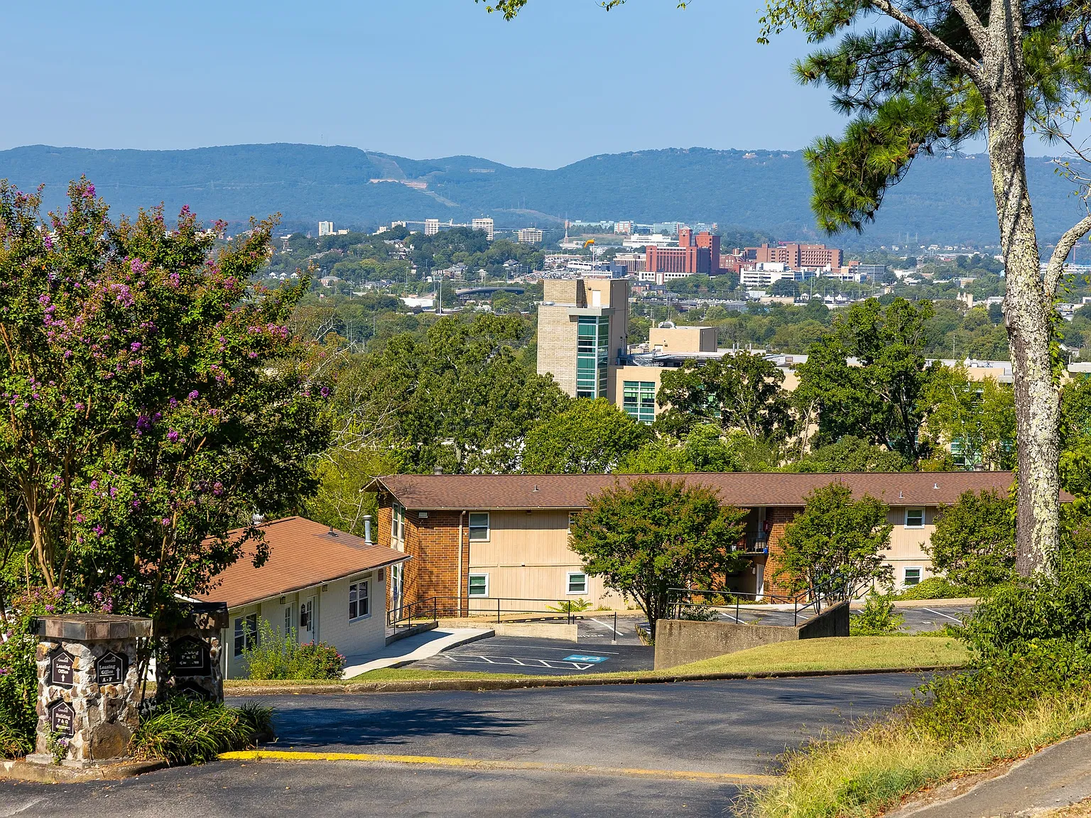 City View Apartments — Photo 2