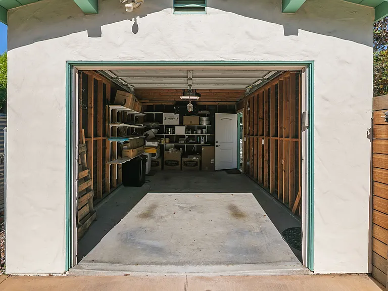 4804 Biona Dr — Photo 40
